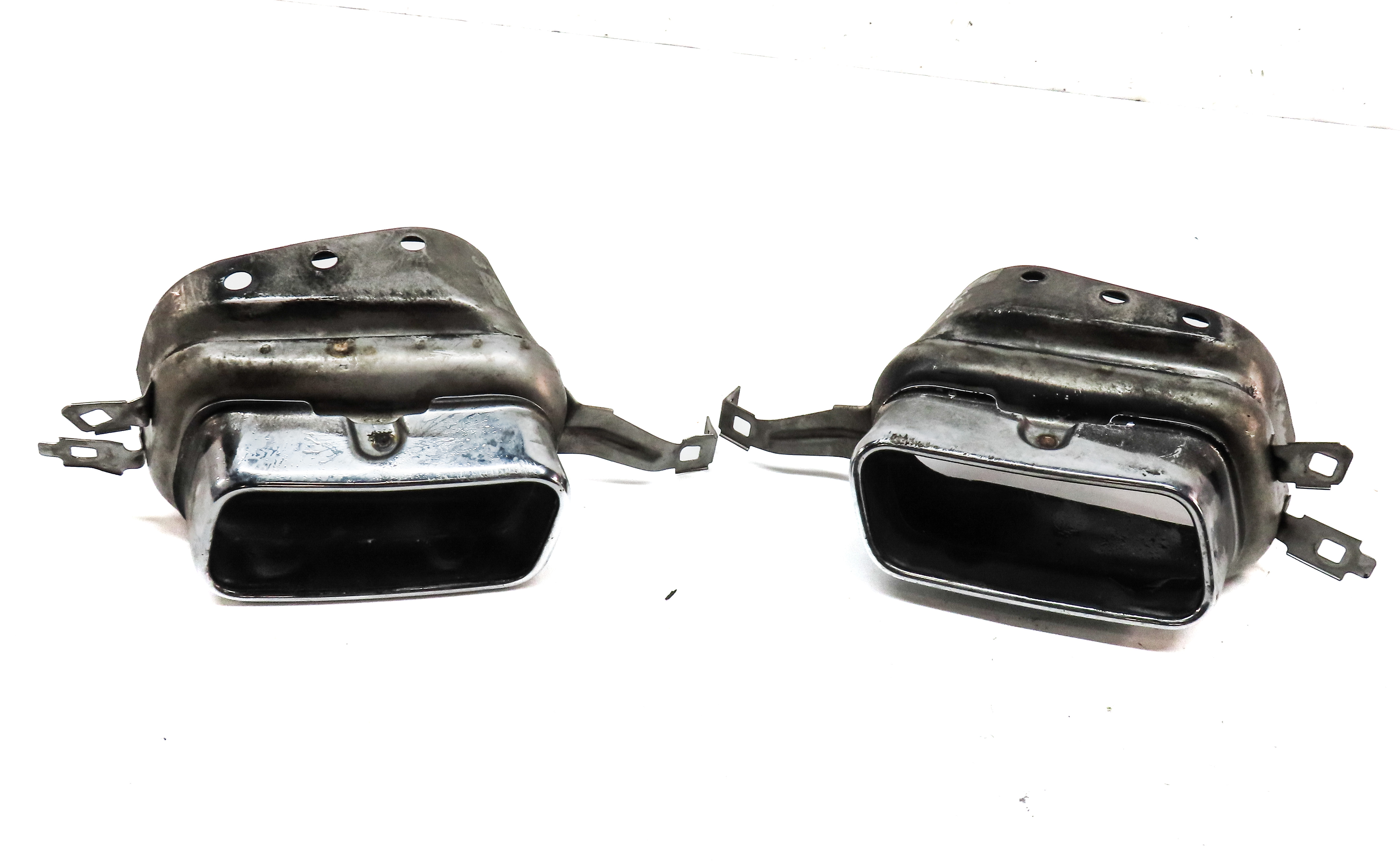 2013-2015 BMW 750 (F01) 4.4L (N63) LEFT & RIGHT EXHAUST MUFFLER TIP SET OF 2 — exact item pictured